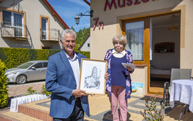 Galeria aktualności W Dębkach ponownie kr&oacute;luje sztuka marynistyczna!  3